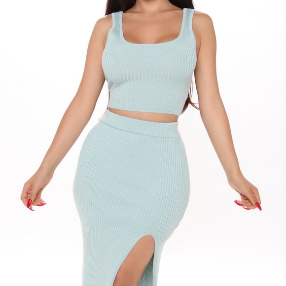 2-Piece set - Picture 1 of 2